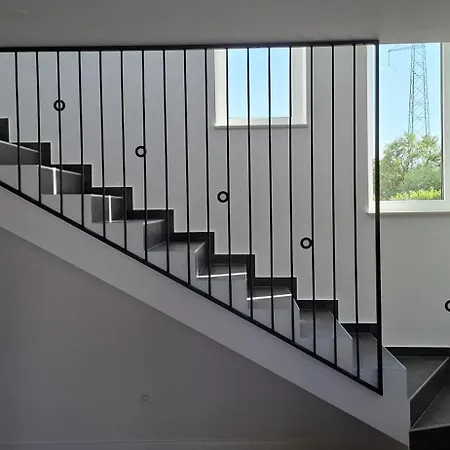 Mb House *